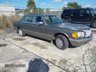 ✅ 1988 Mercedes-Benz 420 SEL • VIN: WDBCA35D5JA397688 • Lot: 43510629. Wystawiony na IAAI z przebiegiem 210 246 mil. Bezpłatny archiwum sprzedaży aukcyjnych z USA i szczegółowy raport historii pojazdu na DreamBid. Zdjęcie 1.