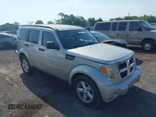 2008 Dodge Nitro SLT z VIN 1D8GU58K58W267392, wystawiony jako IAAI lot #42577620 z przebiegiem 139 130 mil mil oraz . Historia ofert i sprzedaży dostępna na DreamBid. Obrazek 1.