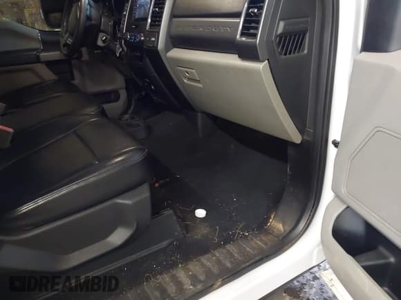 ✅ 2019 Ford F-250 XL • VIN: 1FT7W2B66KED43282 • Lot: 42940654. Listed on IAAI with 223,869 mi. Free auction sales archive from the USA and detailed vehicle history report at DreamBid. Image 8.