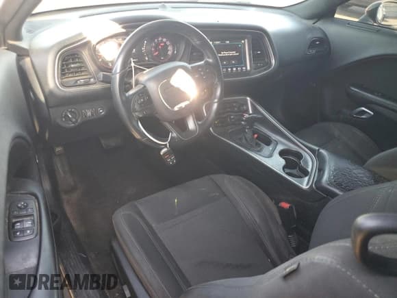 ✅ 2018 Dodge Challenger SXT • VIN: 2C3CDZAG9JH155102 • Лот: 81789595. Опубликован ранее на Copart с пробегом 105 554 миль. Бесплатный доступ к архиву аукционных продаж из США и подробный отчёт об истории автомобиля на DreamBid. Изображение 8.