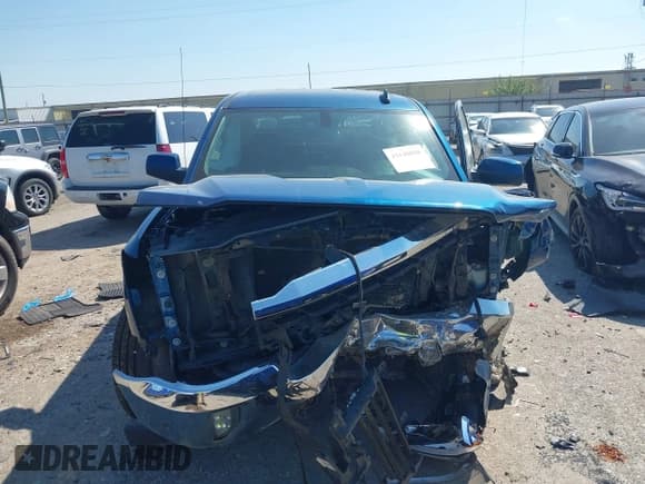 ✅ 2018 Chevrolet Silverado 1500 LT • VIN: 3GCPCREC7JG356648 • Lot: 43140800. Wystawiony na IAAI z przebiegiem Nie podano. Bezpłatny archiwum sprzedaży aukcyjnych z USA i szczegółowy raport historii pojazdu na DreamBid. Zdjęcie 11.