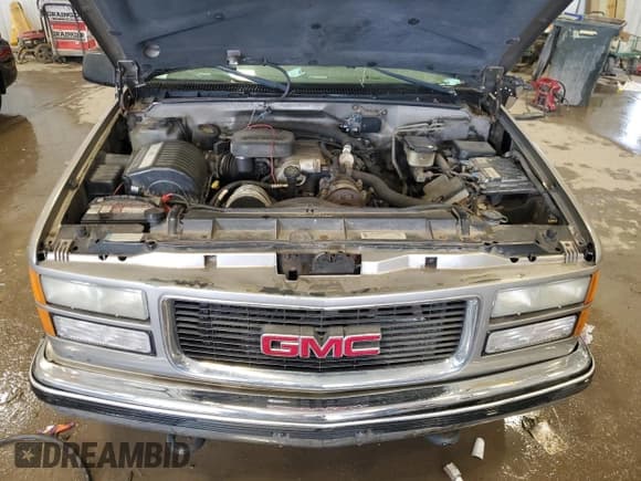 ✅ 2000 GMC Sierra 1500 • VIN: 1GTGC33J5YF462705 • Lot: 89203555. Wystawiony na Copart z przebiegiem Nie podano. Bezpłatny archiwum sprzedaży aukcyjnych z USA i szczegółowy raport historii pojazdu na DreamBid. Zdjęcie 11.