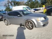 ✅ 2013 Dodge Avenger SE • VIN: 1C3CDZAB1DN599557 • Лот: 80910874. Опубликован ранее на Copart с пробегом 293 497 миль. Бесплатный доступ к архиву аукционных продаж из США и подробный отчёт об истории автомобиля на DreamBid. Изображение 4.