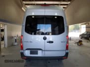 ✅ 2022 Mercedes-Benz Sprinter • VIN: W1Z4EFHY1NP511755 • Лот: 66149835. Опубликован ранее на Copart с пробегом 15 139 миль. Бесплатный доступ к архиву аукционных продаж из США и подробный отчёт об истории автомобиля на DreamBid. Изображение 6.