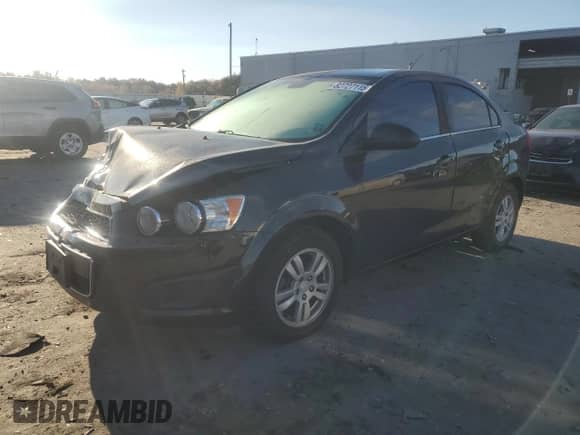 ✅ 2015 Chevrolet Sonic LT • VIN: 1G1JC5SG8F4206793 • Лот: 82727115. Опубликован ранее на Copart с пробегом 124 958 миль. Бесплатный доступ к архиву аукционных продаж из США и подробный отчёт об истории автомобиля на DreamBid. Изображение 1.