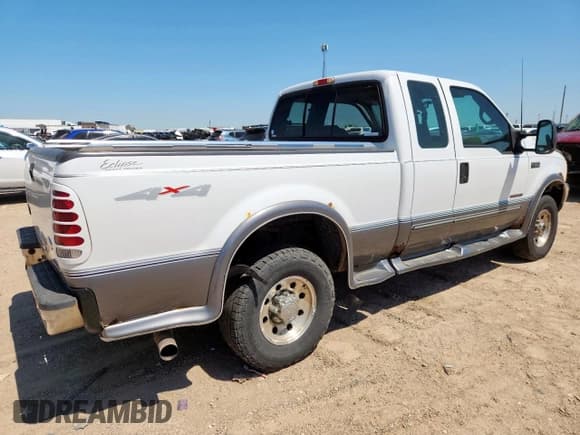 ✅ 1999 Ford F-250 XL • VIN: 1FTNX21F3XEE53588 • Lot: 64113385. Listed on Copart with 211,147 mi. Free auction sales archive from the USA and detailed vehicle history report at DreamBid. Image 3.
