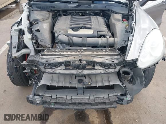 ✅ 2013 Porsche Cayenne • VIN: WP1AA2A25DLA03699 • Lot: 43479219. Wystawiony na IAAI z przebiegiem 120 866 mil. Bezpłatny archiwum sprzedaży aukcyjnych z USA i szczegółowy raport historii pojazdu na DreamBid. Zdjęcie 10.