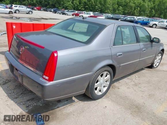 ✅ 2007 Cadillac DTS Luxury I • VIN: 1G6KD57Y37U116319 • Lot: 42401901. Listed on IAAI with 109,737 mi. Free auction sales archive from the USA and detailed vehicle history report at DreamBid. Image 4.