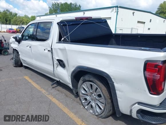 ✅ 2021 GMC Sierra 1500 Denali • VIN: 3GTU9FEL0MG255150 • Lot: 43060209. Wystawiony na IAAI z przebiegiem 56 711 mil. Bezpłatny archiwum sprzedaży aukcyjnych z USA i szczegółowy raport historii pojazdu na DreamBid. Zdjęcie 21.
