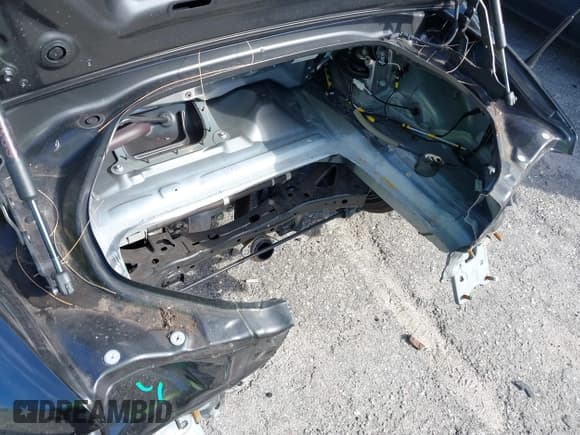 ✅ 2024 Mazda MX-5 Miata Grand Touring • VIN: JM1NDAM78R0608840 • Lot: 43646398. Wystawiony na IAAI z przebiegiem 5 973 mil. Bezpłatny archiwum sprzedaży aukcyjnych z USA i szczegółowy raport historii pojazdu na DreamBid. Zdjęcie 19.