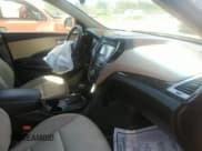 ✅ 2017 Hyundai Santa Fe SE • VIN: KM8SMDHF9HU176686 • Lot: 36193588. Listed on IAAI with 141,522 mi. Free auction sales archive from the USA and detailed vehicle history report at DreamBid. Image 5.