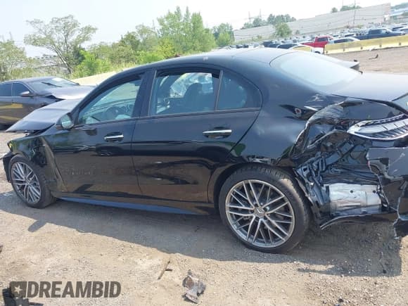 ✅ 2025 Mercedes-Benz C 43 AMG • VIN: W1KAF8HB3SR283652 • Lot: 42865971. Listed on IAAI with 1,287 mi. Free auction sales archive from the USA and detailed vehicle history report at DreamBid. Image 14.