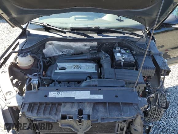 ✅ 2012 Volkswagen Tiguan LE • VIN: WVGAV7AXXCW544268 • Лот: 58389625. Опубликован ранее на Copart с пробегом 84 192 миль. Бесплатный доступ к архиву аукционных продаж из США и подробный отчёт об истории автомобиля на DreamBid. Изображение 12.