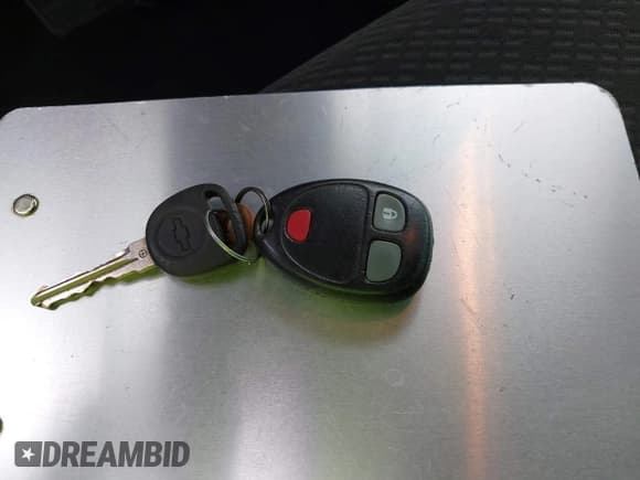 ✅ 2008 Chevrolet Silverado 1500 LS • VIN: 2GCEC13C581111930 • Lot: 43782327. Wystawiony na IAAI z przebiegiem 139 516 mil. Bezpłatny archiwum sprzedaży aukcyjnych z USA i szczegółowy raport historii pojazdu na DreamBid. Zdjęcie 11.