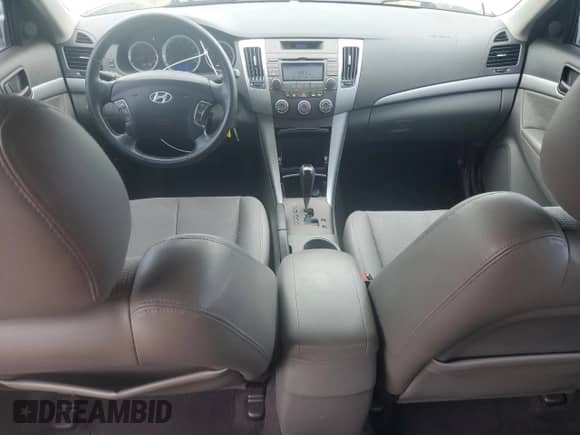 2009 Hyundai Sonata SE with VIN 5NPEU46F49H467810, listed as a Copart auction lot 83948255 with 109,423 mi miles and Salvage title. Bid and sale history available at DreamBid. Image 8.