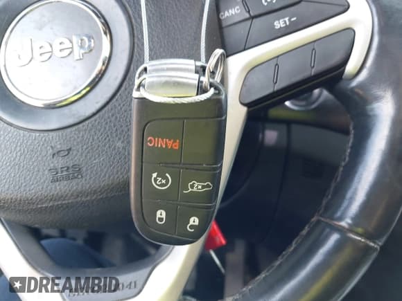 ✅ 2015 Jeep Grand Cherokee Laredo • VIN: 1C4RJFAGXFC134850 • Лот: 42597718. Опубликован ранее на IAAI с пробегом 151 845 миль. Бесплатный доступ к архиву аукционных продаж из США и подробный отчёт об истории автомобиля на DreamBid. Изображение 11.