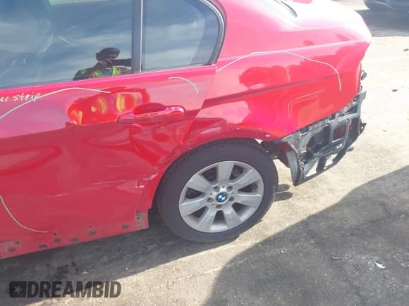 ✅ 2011 BMW 3 Series 328i xDrive • VIN: WBAPK7C56BA816181 • Lot: 42496903. Wystawiony na IAAI z przebiegiem 152 043 mil. Bezpłatny archiwum sprzedaży aukcyjnych z USA i szczegółowy raport historii pojazdu na DreamBid. Zdjęcie 6.