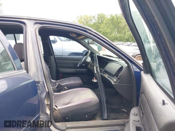 ✅ 2006 Ford Police Interceptor • VIN: 2FAFP71W76X101151 • Лот: 42080117. Опубликован ранее на IAAI с пробегом Не указан. Бесплатный доступ к архиву аукционных продаж из США и подробный отчёт об истории автомобиля на DreamBid. Изображение 5.