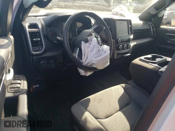 2024 Ram 1500 Big Horn z VIN 1C6RRFFG2RN192128, wystawiony jako Copart lot #68725004 z przebiegiem 18 599 mil mil oraz Szkoda całkowita • Salvage title. Historia ofert i sprzedaży dostępna na DreamBid. Obrazek 8.