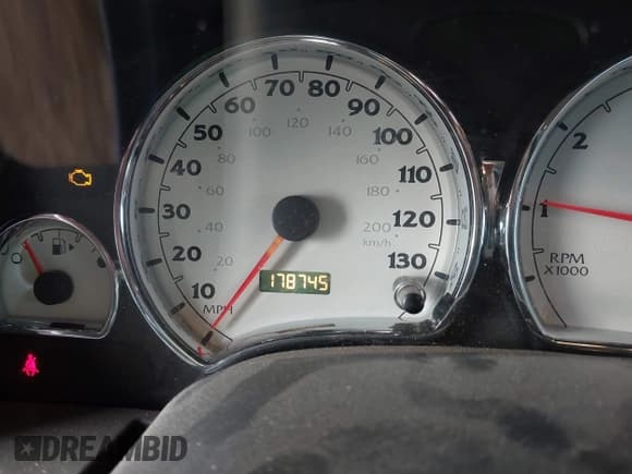 ✅ 2004 Saturn VUE V6 • VIN: 5GZCZ63424S842142 • Lot: 41562303. Wystawiony na IAAI z przebiegiem 178 745 mil. Bezpłatny archiwum sprzedaży aukcyjnych z USA i szczegółowy raport historii pojazdu na DreamBid. Zdjęcie 7.