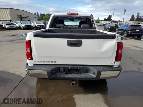 ✅ 2008 Chevrolet Silverado 1500 LTZ • VIN: 2GCFK13Y981157943 • Lot: 70302074. Listed on Copart with 150,688 mi. Free auction sales archive from the USA and detailed vehicle history report at DreamBid. Image 6.