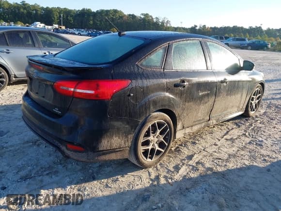 ✅ 2016 Ford Focus SE • VIN: 1FADP3F21GL261241 • Лот: 43521295. Опубликован ранее на IAAI с пробегом Не указан. Бесплатный доступ к архиву аукционных продаж из США и подробный отчёт об истории автомобиля на DreamBid. Изображение 4.