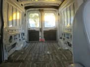 ✅ 2019 Ford Transit • VIN: 1FTYE2CM8KKA74949 • Lot: 81332055. Wystawiony na Copart z przebiegiem 152 823 mil. Bezpłatny archiwum sprzedaży aukcyjnych z USA i szczegółowy raport historii pojazdu na DreamBid. Zdjęcie 10.