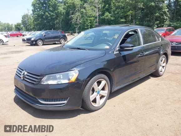 ✅ 2013 Volkswagen Passat SE • VIN: 1VWBP7A34DC008707 • Лот: 42606874. Опубликован ранее на IAAI с пробегом Не указан. Бесплатный доступ к архиву аукционных продаж из США и подробный отчёт об истории автомобиля на DreamBid. Изображение 2.