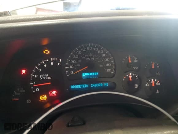 ✅ 2004 Chevrolet Silverado 2500HD Work Truck • VIN: 1GCHK24U94E231297 • Lot: 86811145. Wystawiony na Copart z przebiegiem 248 370 mil. Bezpłatny archiwum sprzedaży aukcyjnych z USA i szczegółowy raport historii pojazdu na DreamBid. Zdjęcie 9.