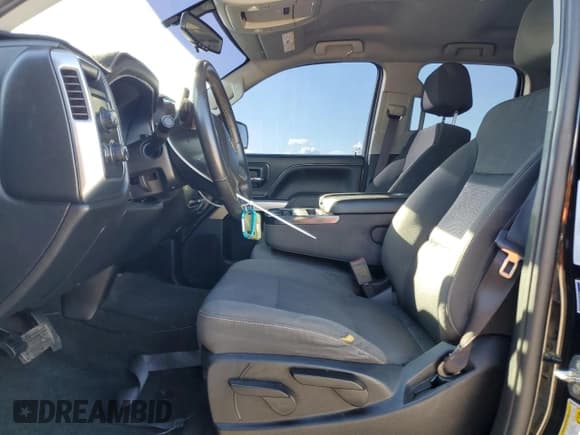 ✅ 2017 Chevrolet Silverado 1500 LT • VIN: 1GCVKREC6HZ385546 • Lot: 93504755. Wystawiony na Copart z przebiegiem 99 356 mil. Bezpłatny archiwum sprzedaży aukcyjnych z USA i szczegółowy raport historii pojazdu na DreamBid. Zdjęcie 7.