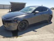 ✅ 2020 Mazda 3 Premium • VIN: JM1BPBNM1L1164240 • Lot: 61675365. Wystawiony na Copart z przebiegiem 90 509 mil. Bezpłatny archiwum sprzedaży aukcyjnych z USA i szczegółowy raport historii pojazdu na DreamBid. Zdjęcie 1.
