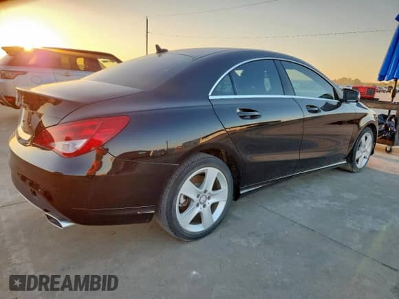 2015 Mercedes-Benz CLA 250 z VIN WDDSJ4EB0FN169833, wystawiony jako Copart lot #83842795 z przebiegiem 29 034 mil mil oraz Szkoda całkowita • Salvage title. Historia ofert i sprzedaży dostępna na DreamBid. Obrazek 3.