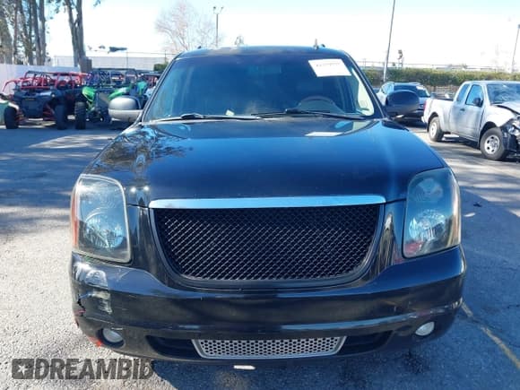 ✅ 2010 GMC Yukon • VIN: 1GKMCAE32AR174221 • Lot: 41279755. Listed on IAAI with 207,755 mi. Free auction sales archive from the USA and detailed vehicle history report at DreamBid. Image 12.