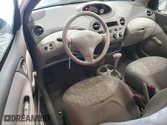 ✅ 2001 Toyota ECHO • VIN: JTDAT123810114175 • Lot: 47951385. Wystawiony na Copart z przebiegiem 122 586 mil. Bezpłatny archiwum sprzedaży aukcyjnych z USA i szczegółowy raport historii pojazdu na DreamBid. Zdjęcie 8.
