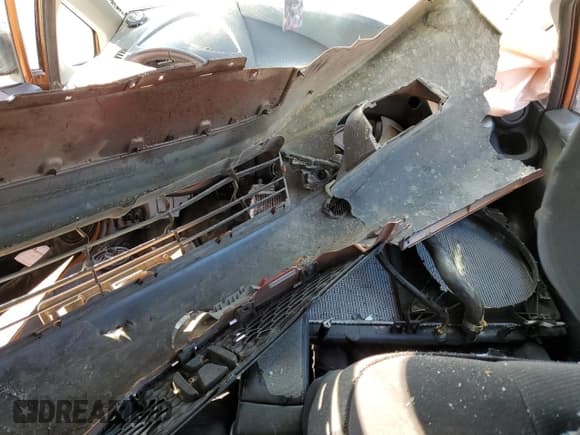 ✅ 2010 Honda Fit Sport • VIN: JHMGE8H67AC020669 • Lot: 80521655. Wystawiony na Copart z przebiegiem 194 615 mil. Bezpłatny archiwum sprzedaży aukcyjnych z USA i szczegółowy raport historii pojazdu na DreamBid. Zdjęcie 8.