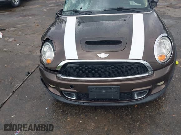 ✅ 2011 MINI Hardtop S • VIN: WMWSV3C57BTY15457 • Lot: 42772589. Listed on IAAI with 91,044 mi. Free auction sales archive from the USA and detailed vehicle history report at DreamBid. Image 17.