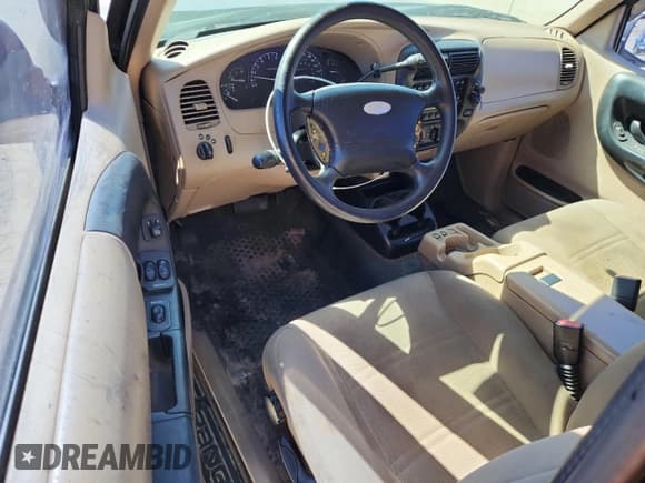 ✅ 2002 Ford Ranger XL Fleet • VIN: 1FTYR44V62PB43437 • Лот: 84543535. Опубликован ранее на Copart с пробегом 207 676 миль. Бесплатный доступ к архиву аукционных продаж из США и подробный отчёт об истории автомобиля на DreamBid. Изображение 8.