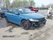 ✅ 2025 Volkswagen Jetta Autobahn • VIN: 3VW2T7BU4SM034805 • Лот: 41918116. Опубликован ранее на IAAI с пробегом 581 миль. Бесплатный доступ к архиву аукционных продаж из США и подробный отчёт об истории автомобиля на DreamBid. Изображение 1.