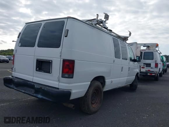✅ 2011 Ford Econoline Cargo Commercial • VIN: 1FTNE2EL1BDB35067 • Лот: 43218442. Опубликован ранее на IAAI с пробегом 138 149 миль. Бесплатный доступ к архиву аукционных продаж из США и подробный отчёт об истории автомобиля на DreamBid. Изображение 4.