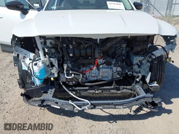✅ 2025 Mazda CX-50 Hybrid Premium Plus Package • VIN: 7MMVAAEWXSN109464 • Lot: 42707843. Listed on IAAI with 421 mi. Free auction sales archive from the USA and detailed vehicle history report at DreamBid. Image 6.