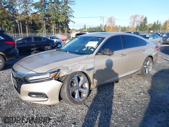 ✅ 2018 Honda Accord Touring • VIN: 1HGCV2F91JA046823 • Lot: 43656975. Wystawiony na IAAI z przebiegiem 95 653 mil. Bezpłatny archiwum sprzedaży aukcyjnych z USA i szczegółowy raport historii pojazdu na DreamBid. Zdjęcie 2.