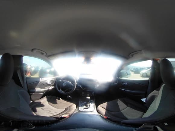 ✅ 2020 Jeep Cherokee Latitude • VIN: 1C4PJLCB6LD624134 • Lot: 43240447. Wystawiony na IAAI z przebiegiem 107 712 mil. Bezpłatny archiwum sprzedaży aukcyjnych z USA i szczegółowy raport historii pojazdu na DreamBid. Zdjęcie 19.