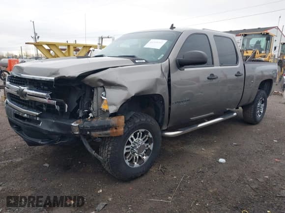 ✅ 2009 Chevrolet Silverado 2500HD LT • VIN: 1GCHK53K79F153282 • Лот: 41920389. Опубликован ранее на IAAI с пробегом 206 924 миль. Бесплатный доступ к архиву аукционных продаж из США и подробный отчёт об истории автомобиля на DreamBid. Изображение 17.