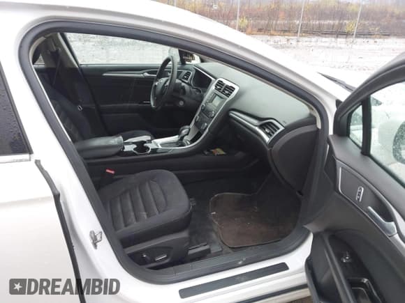 ✅ 2015 Ford Fusion SE • VIN: 3FA6P0H72FR276301 • Lot: 43781241. Wystawiony na IAAI z przebiegiem 205 951 mil. Bezpłatny archiwum sprzedaży aukcyjnych z USA i szczegółowy raport historii pojazdu na DreamBid. Zdjęcie 5.