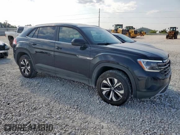 ✅ 2024 Volkswagen Atlas SE • VIN: 1V2LE2CA4RC214126 • Lot: 71267745. Listed on Copart with 12,020 mi. Free auction sales archive from the USA and detailed vehicle history report at DreamBid. Image 4.