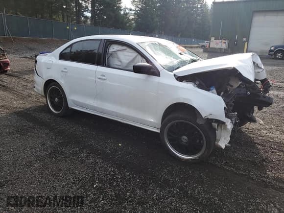 ✅ 2016 Volkswagen Jetta S • VIN: 3VW267AJ8GM310148 • Лот: 92466325. Опубликован ранее на Copart с пробегом Не указан. Бесплатный доступ к архиву аукционных продаж из США и подробный отчёт об истории автомобиля на DreamBid. Изображение 4.