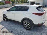 ✅ 2021 Kia Sportage LX • VIN: KNDPMCAC3M7907061 • Лот: 71703175. Опубликован ранее на Copart с пробегом 93 449 миль. Бесплатный доступ к архиву аукционных продаж из США и подробный отчёт об истории автомобиля на DreamBid. Изображение 2.