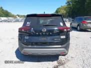 ✅ 2023 Nissan Rogue SV • VIN: JN8BT3BB5PW195332 • Lot: 43253166. Wystawiony na IAAI z przebiegiem 64 184 mil. Bezpłatny archiwum sprzedaży aukcyjnych z USA i szczegółowy raport historii pojazdu na DreamBid. Zdjęcie 16.