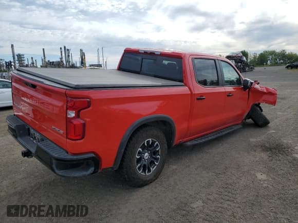 ✅ 2025 Chevrolet Silverado 1500 • VIN: 3GCUKHE87SG273041 • Лот: 69351505. Опубликован ранее на Copart с пробегом 20 300 миль. Бесплатный доступ к архиву аукционных продаж из США и подробный отчёт об истории автомобиля на DreamBid. Изображение 3.