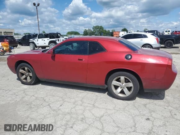 ✅ 2010 Dodge Challenger SE • VIN: 2B3CJ4DV1AH265404 • Lot: 56888724. Wystawiony na Copart z przebiegiem Nie podano. Bezpłatny archiwum sprzedaży aukcyjnych z USA i szczegółowy raport historii pojazdu na DreamBid. Zdjęcie 2.